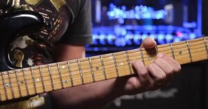 tocar blues na guitarra com o guitarrista edu ardanuy